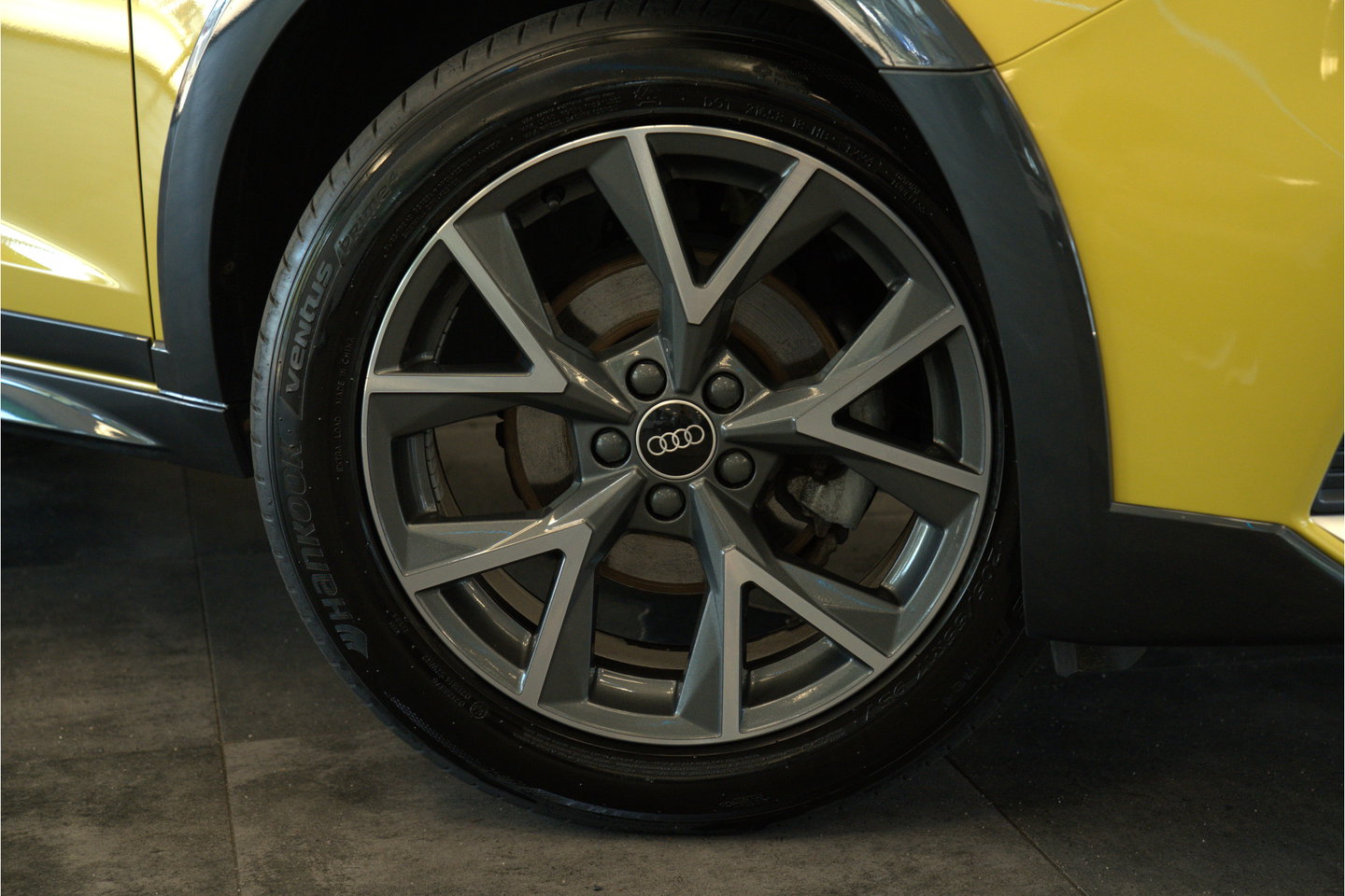 Audi A1 citycarver 35 TFSI epic Carplay PDC 17'' 24 Maanden garantie* (Vraag naar de voorwaarden)