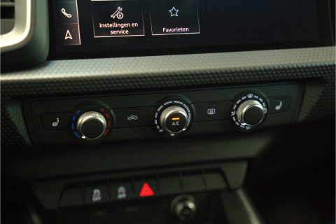Audi A1 citycarver 35 TFSI epic Carplay PDC 17'' 24 Maanden garantie* (Vraag naar de voorwaarden)