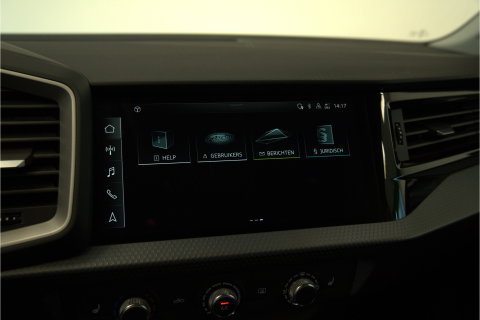 Audi A1 citycarver 35 TFSI epic Carplay PDC 17'' 24 Maanden garantie* (Vraag naar de voorwaarden)