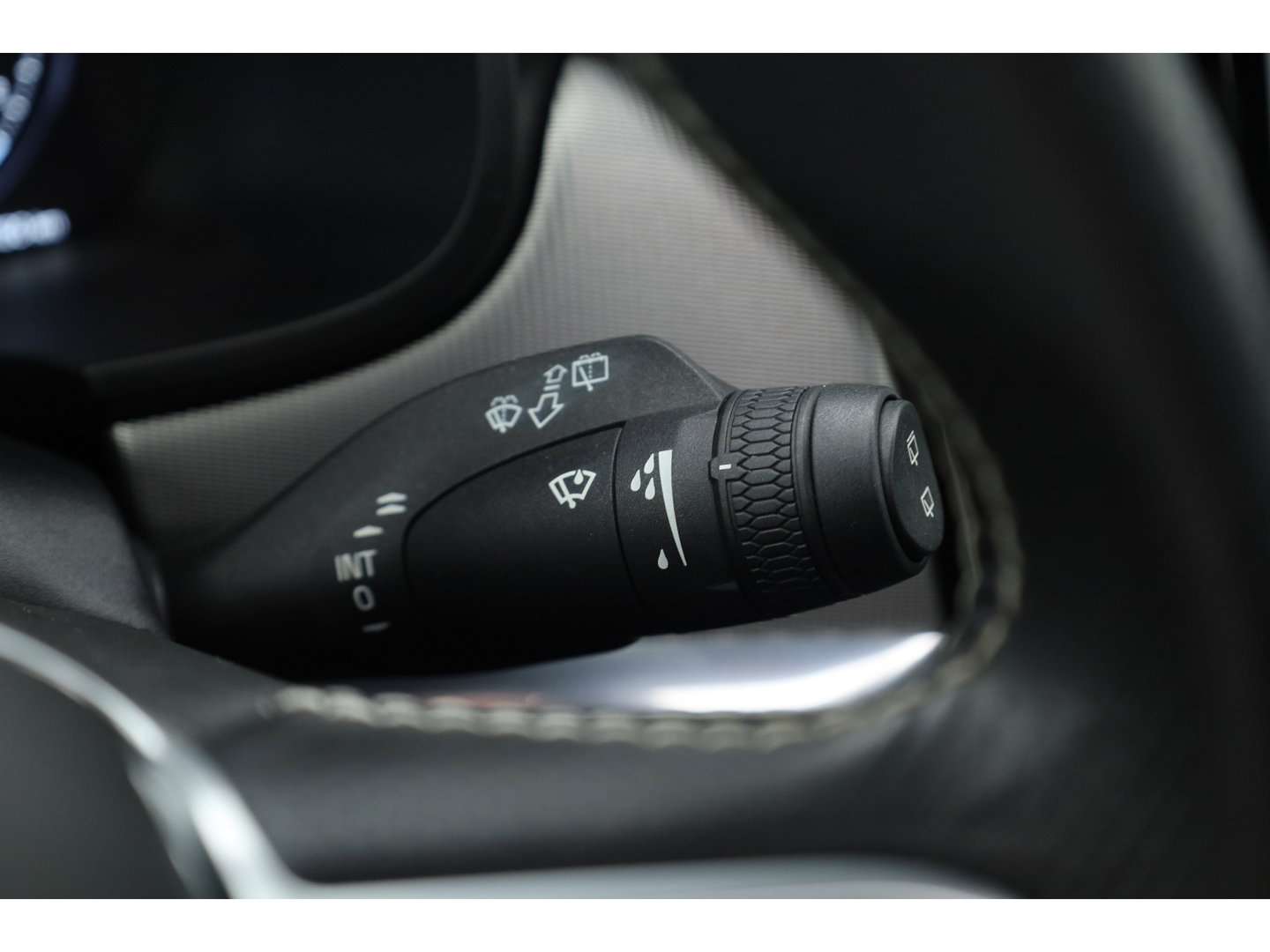 Volvo V90 2.0 T8 AWD R-Design | Pano | Elek. Trekhaak | Memory seats | SOH 77% | Pilot Assist | 20'' | Leder | 360cam