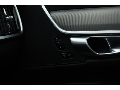Volvo V90 2.0 T8 AWD R-Design | Pano | Elek. Trekhaak | Memory seats | SOH 77% | Pilot Assist | 20'' | Leder | 360cam