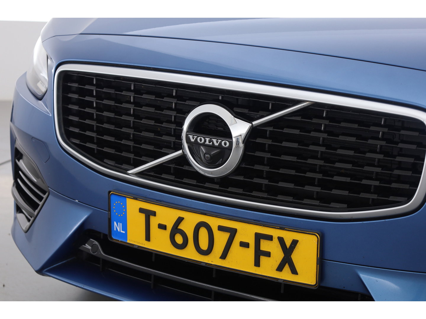 Volvo V90 2.0 T8 AWD R-Design | Pano | Elek. Trekhaak | Memory seats | SOH 77% | Pilot Assist | 20'' | Leder | 360cam