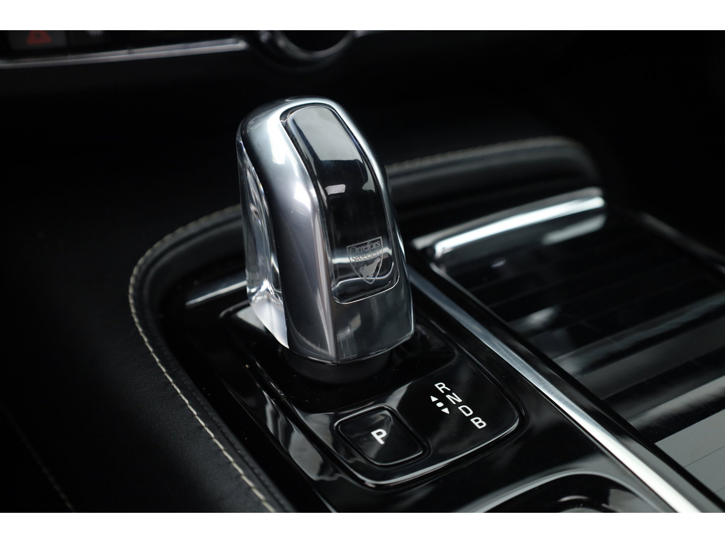Volvo V90 2.0 T8 AWD R-Design | Pano | Elek. Trekhaak | Memory seats | SOH 77% | Pilot Assist | 20'' | Leder | 360cam
