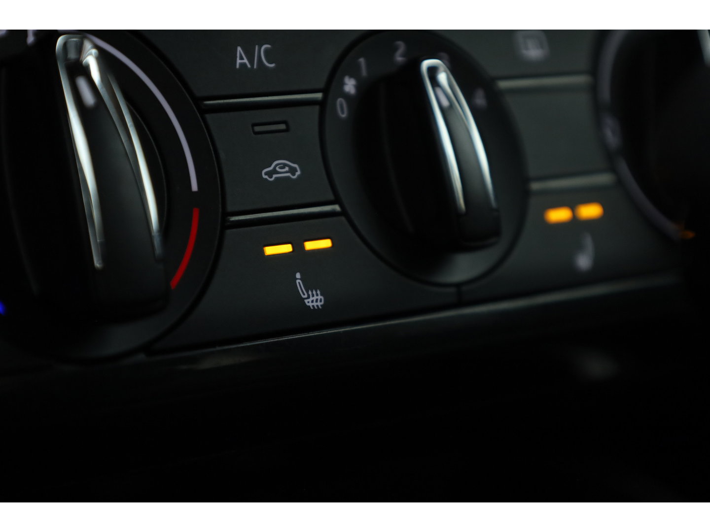 Škoda Fabia 1.0 TSI Ambition DSG | Apple CarPlay & Android Auto | Stoelverw. | Airco | All Season | LED | PDC A