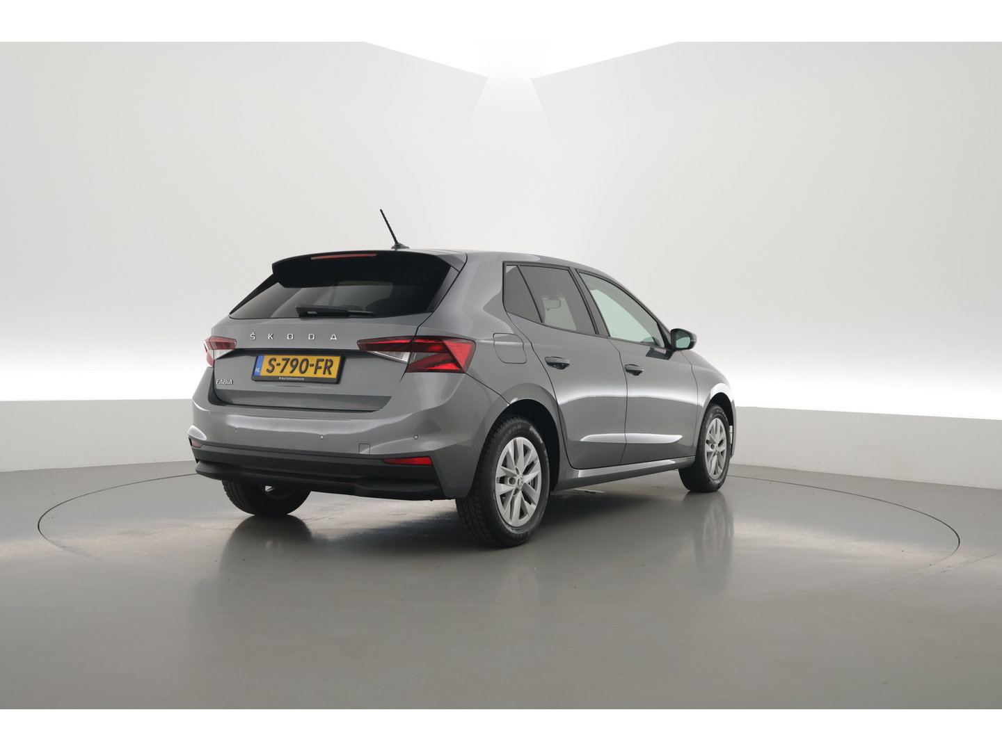 Škoda Fabia 1.0 TSI Ambition DSG | Apple CarPlay & Android Auto | Stoelverw. | Airco | All Season | LED | PDC A