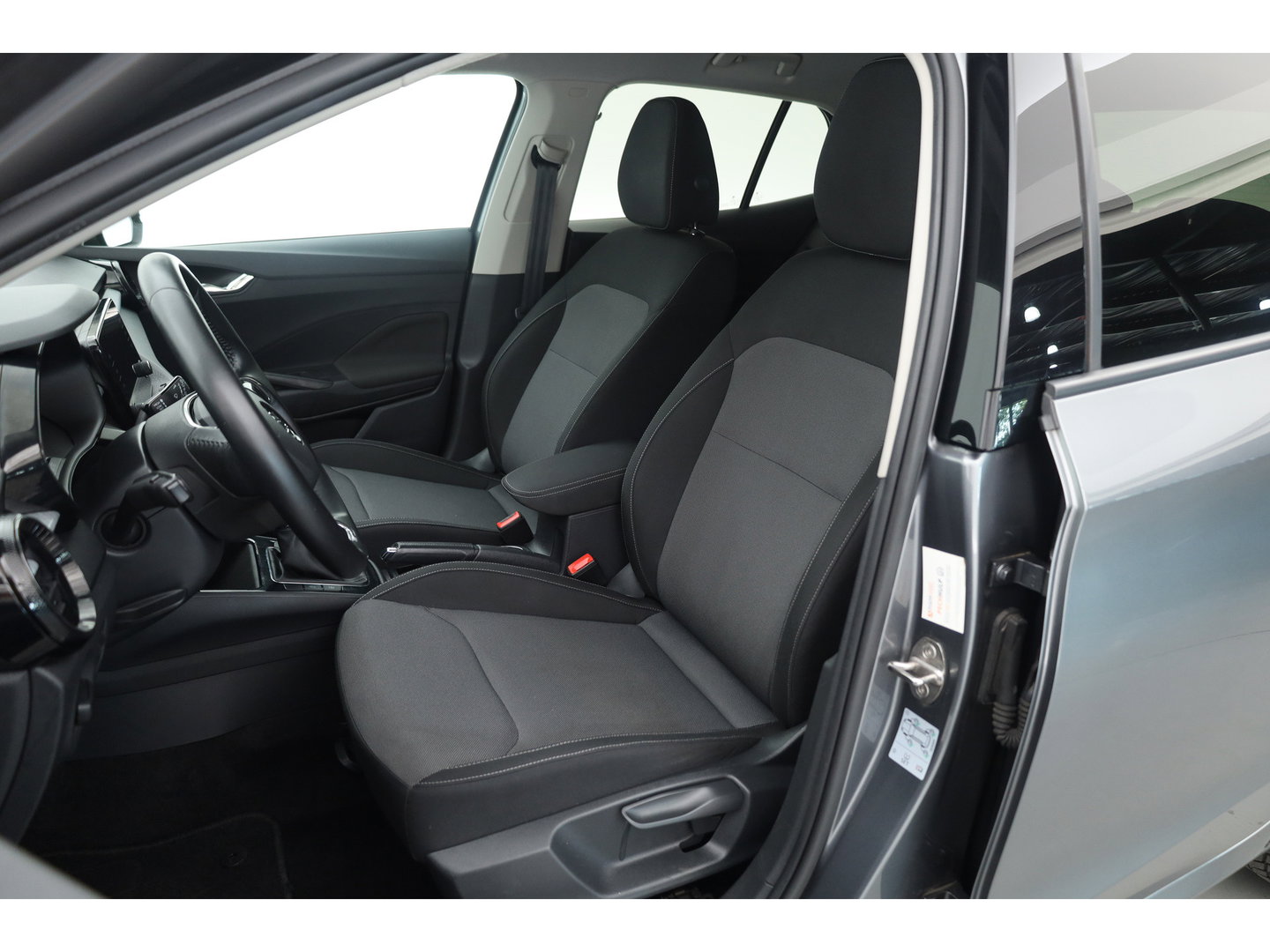 Škoda Fabia 1.0 TSI Ambition DSG | Apple CarPlay & Android Auto | Stoelverw. | Airco | All Season | LED | PDC A