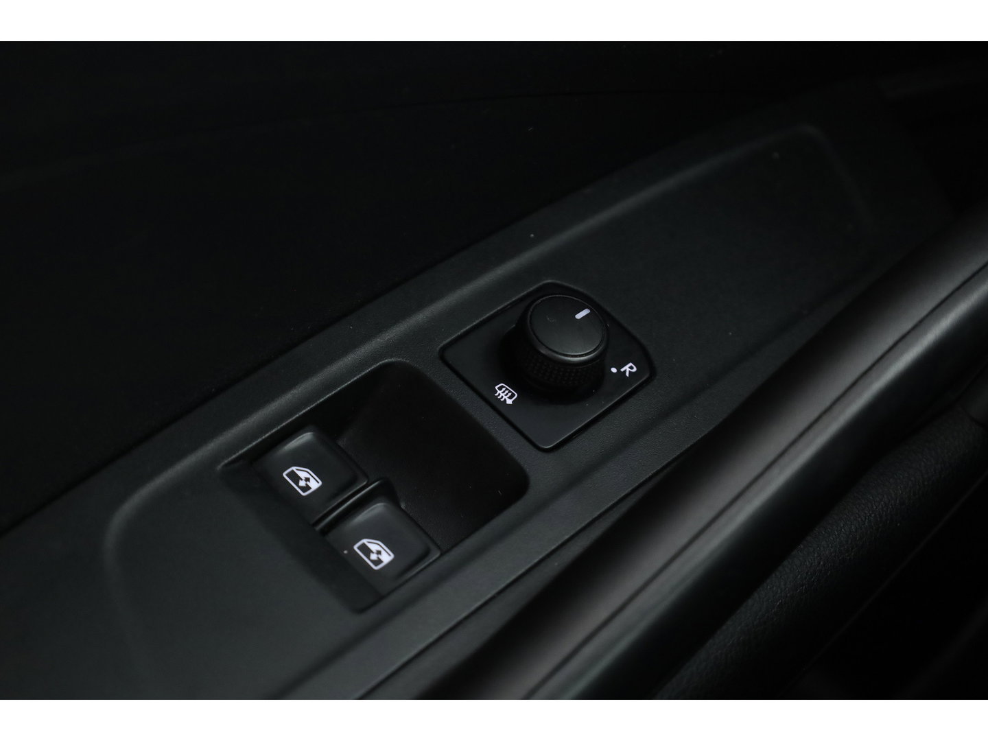 Škoda Fabia 1.0 TSI Ambition DSG | Apple CarPlay & Android Auto | Stoelverw. | Airco | All Season | LED | PDC A