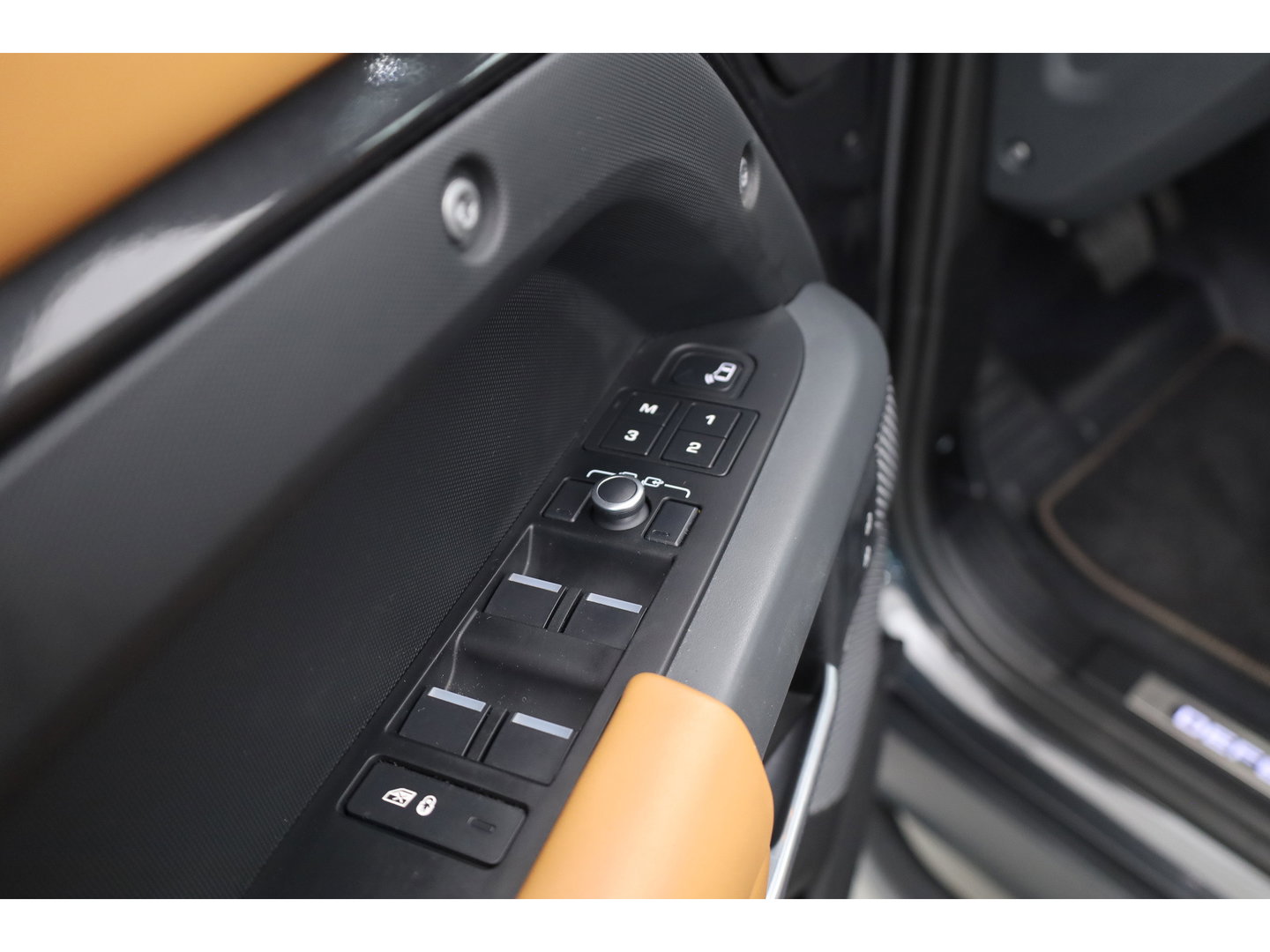 Land Rover Defender 110 2.0 P400e 110 X-Dynamic HSE | Pano | Sidebars | 22'' | 360cam | Luchtvering | Trekhaak | Stoelventi. | Adapt. Cruise