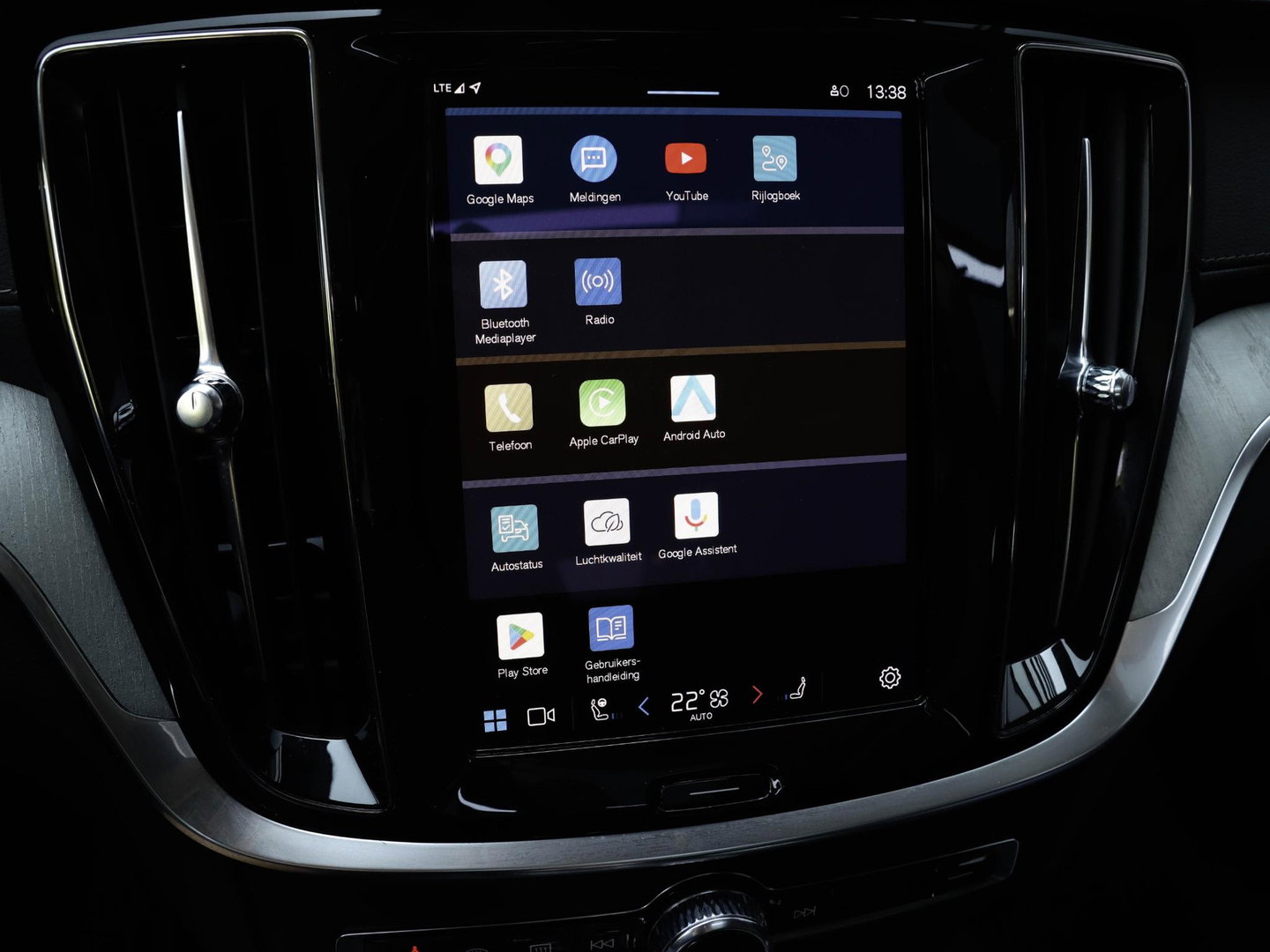 Volvo V60 T8 AWD Ultra Dark Bowers & Wilkins Pano Massage Stoelvent. Akoestisch glas 360 Cam