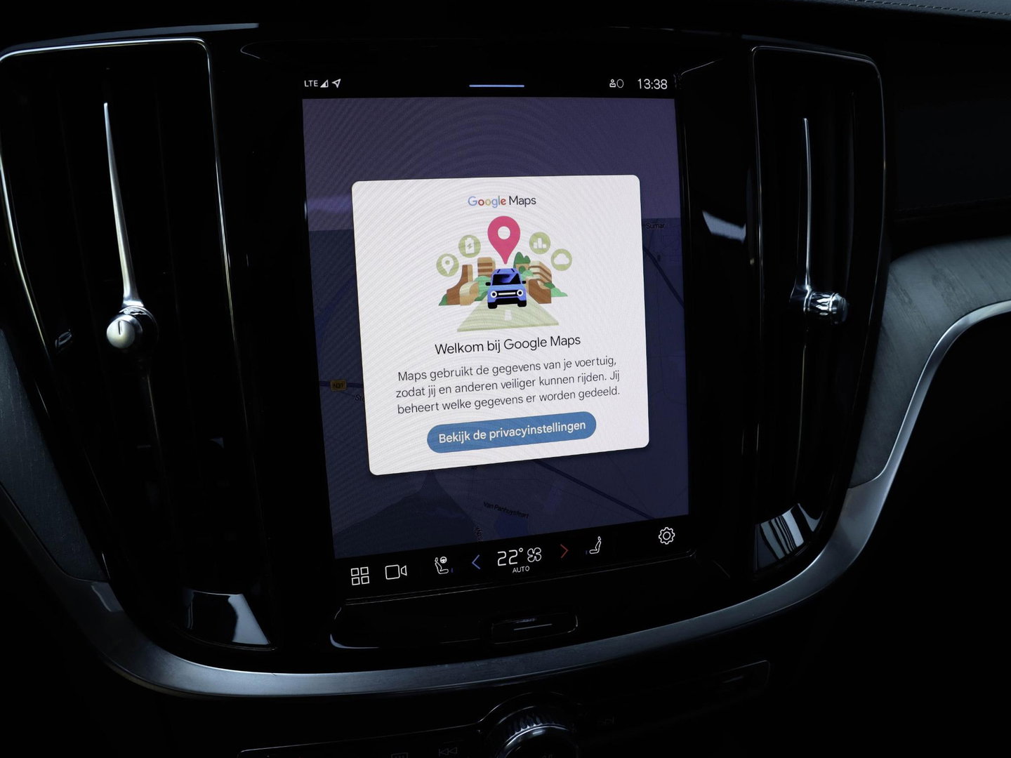 Volvo V60 T8 AWD Ultra Dark Bowers & Wilkins Pano Massage Stoelvent. Akoestisch glas 360 Cam
