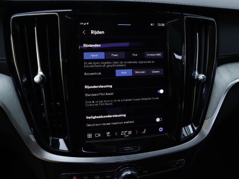 Volvo V60 T8 AWD Ultra Dark Bowers & Wilkins Pano Massage Stoelvent. Akoestisch glas 360 Cam