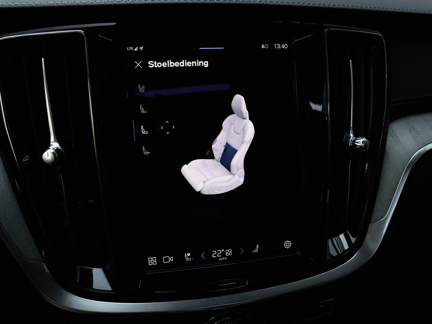 Volvo V60 T8 AWD Ultra Dark Bowers & Wilkins Pano Massage Stoelvent. Akoestisch glas 360 Cam