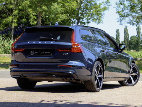 Volvo V60 T8 AWD Ultra Dark Bowers & Wilkins Pano Massage Stoelvent. Akoestisch glas 360 Cam