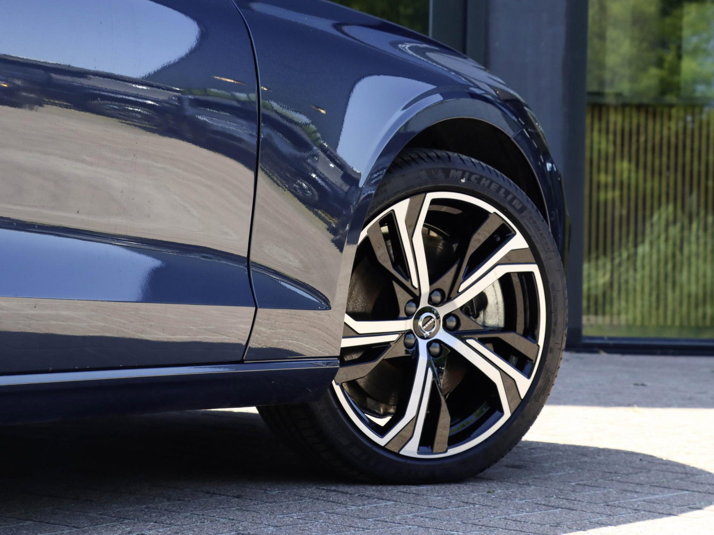 Volvo V60 T8 AWD Ultra Dark Bowers & Wilkins Pano Massage Stoelvent. Akoestisch glas 360 Cam