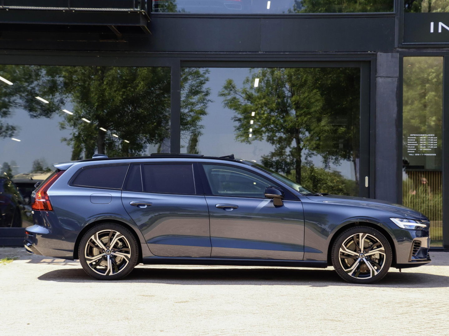 Volvo V60 T8 AWD Ultra Dark Bowers & Wilkins Pano Massage Stoelvent. Akoestisch glas 360 Cam
