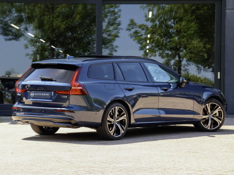 Volvo V60 T8 AWD Ultra Dark Bowers & Wilkins Pano Massage Stoelvent. Akoestisch glas 360 Cam
