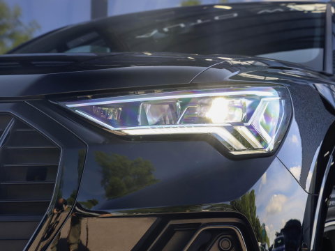 Audi Q3 40 TFSI 190pk Quattro Aut. S line Trekhaak wegkl. Sfeerverl. Virtual Cockpit
