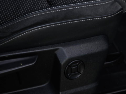 Audi Q3 40 TFSI 190pk Quattro Aut. S line Trekhaak wegkl. Sfeerverl. Virtual Cockpit