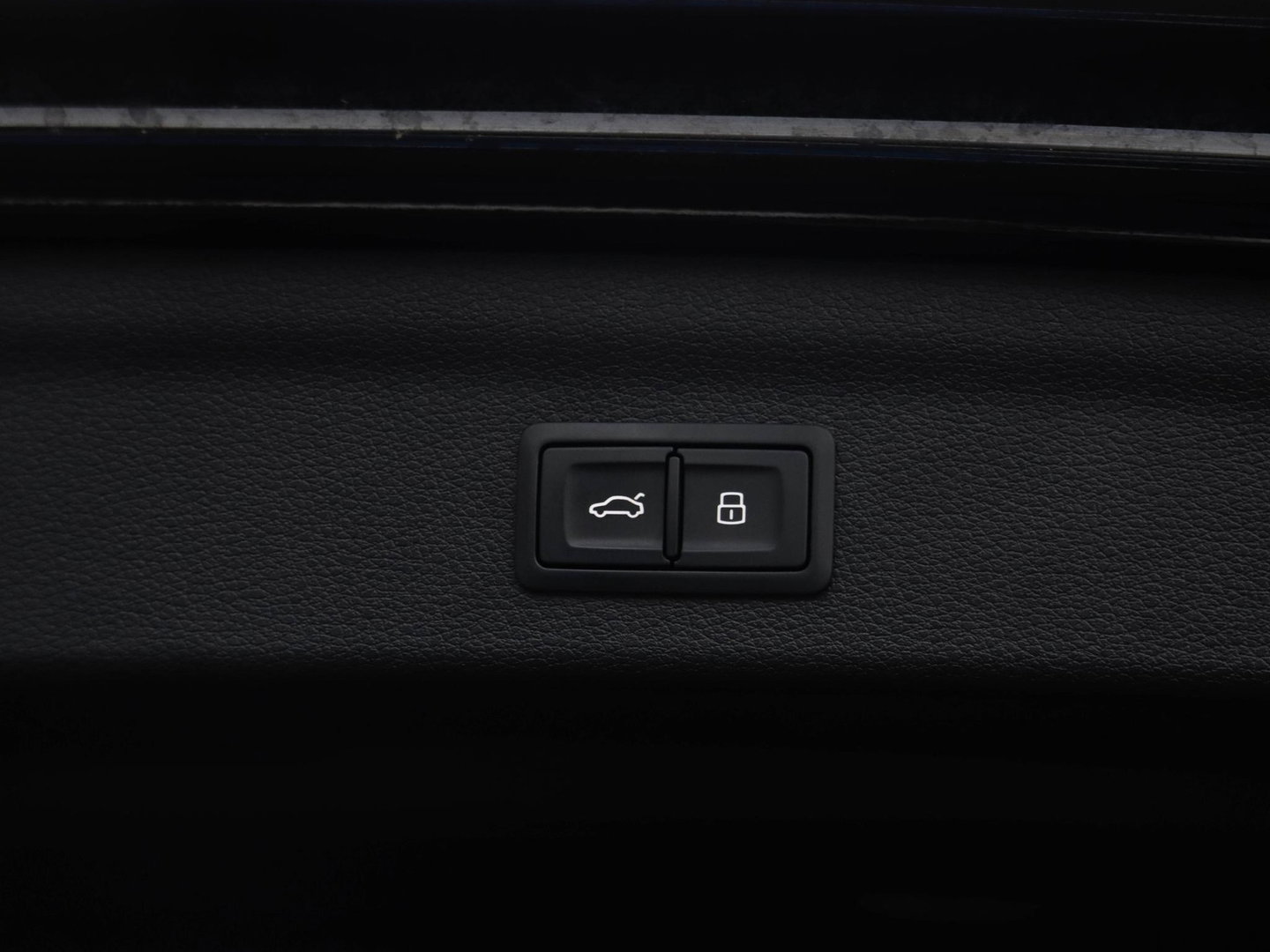 Audi Q3 40 TFSI 190pk Quattro Aut. S line Trekhaak wegkl. Sfeerverl. Virtual Cockpit