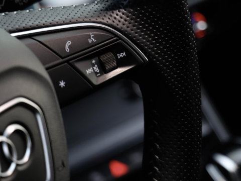 Audi Q3 40 TFSI 190pk Quattro Aut. S line Trekhaak wegkl. Sfeerverl. Virtual Cockpit
