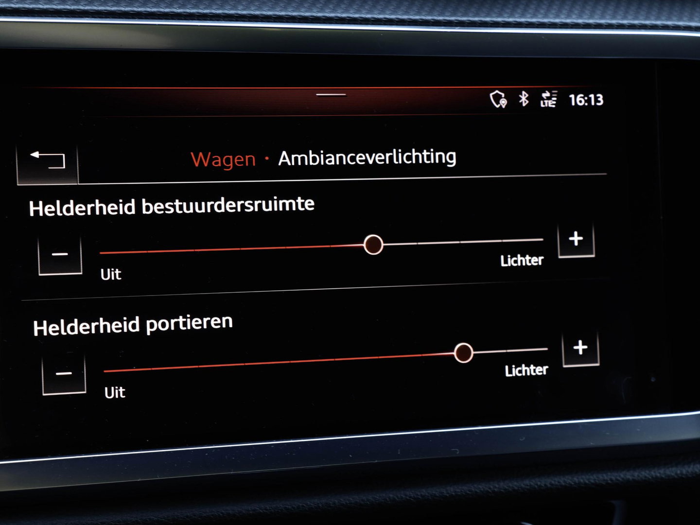 Audi Q3 40 TFSI 190pk Quattro Aut. S line Trekhaak wegkl. Sfeerverl. Virtual Cockpit