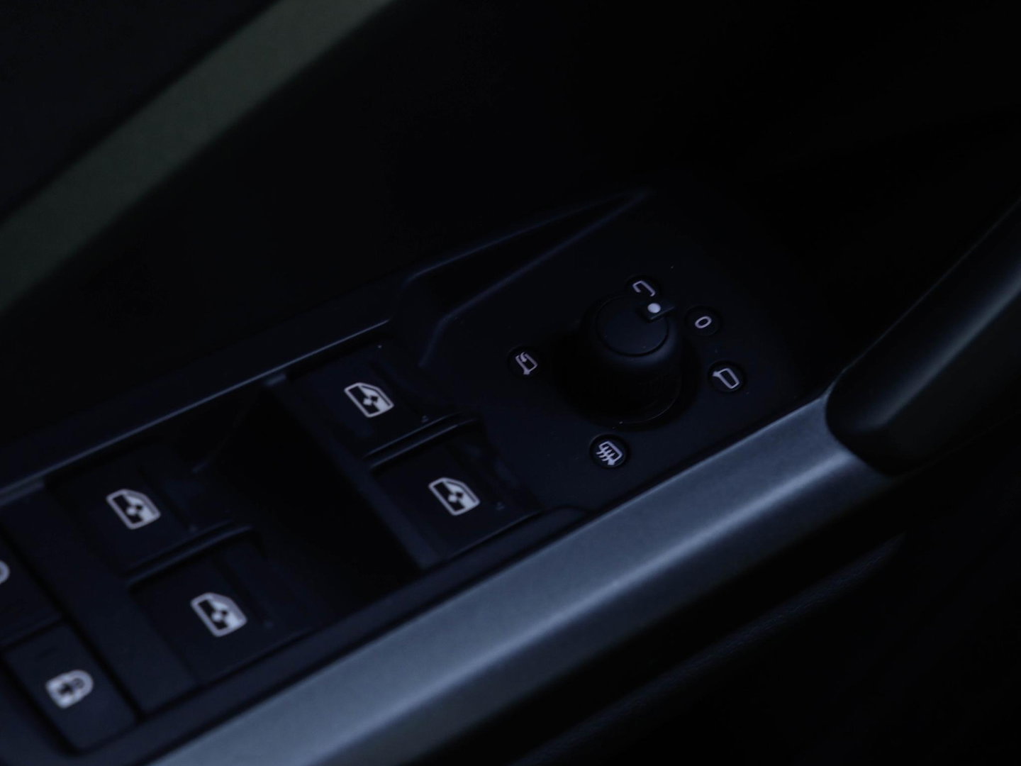 Audi Q3 40 TFSI 190pk Quattro Aut. S line Trekhaak wegkl. Sfeerverl. Virtual Cockpit