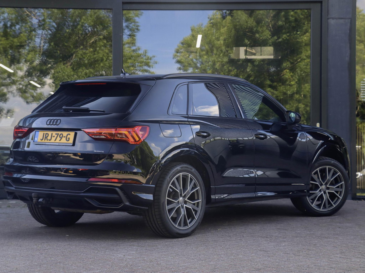 Audi Q3 40 TFSI 190pk Quattro Aut. S line Trekhaak wegkl. Sfeerverl. Virtual Cockpit