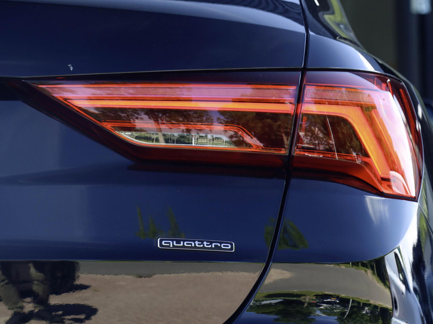 Audi Q3 40 TFSI 190pk Quattro Aut. S line Trekhaak wegkl. Sfeerverl. Virtual Cockpit