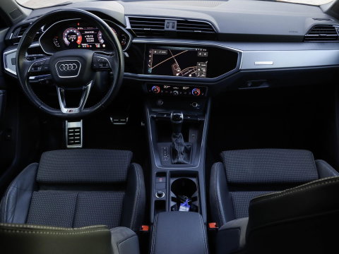 Audi Q3 40 TFSI 190pk Quattro Aut. S line Trekhaak wegkl. Sfeerverl. Virtual Cockpit