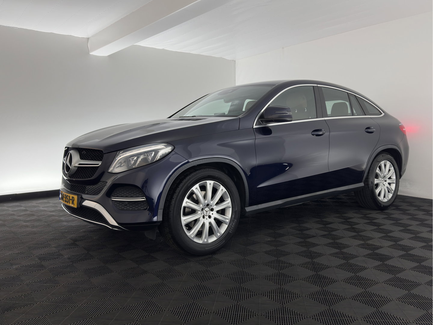 Mercedes-Benz GLE Coupé 400 4MATIC Aut. *LEATHER | MEMORY-PACK | HEATED-SPORTSEATS | CAMERA | ECC | HEAD-UP | PDC | CRUISE | 20''ALU*