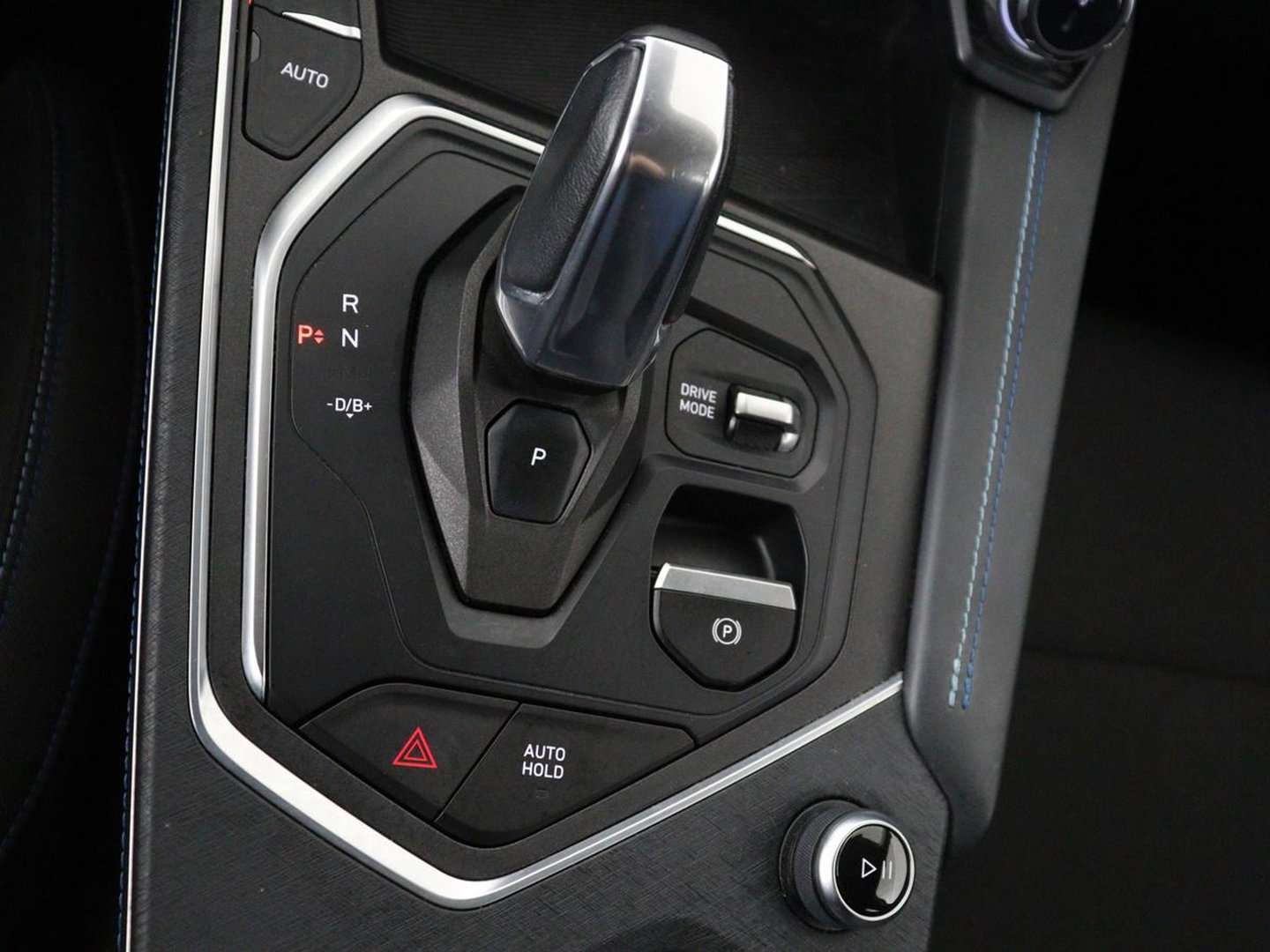 Lynk & Co 01 1.5 Plug In | Panoramadak | infinity by Harman | 360 Camera | Adaptive cruise | Stoelverwarming | Carplay | Memory | Full LED | PHEV