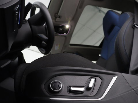 Lynk & Co 01 1.5 Plug In | Panoramadak | infinity by Harman | 360 Camera | Adaptive cruise | Stoelverwarming | Carplay | Memory | Full LED | PHEV