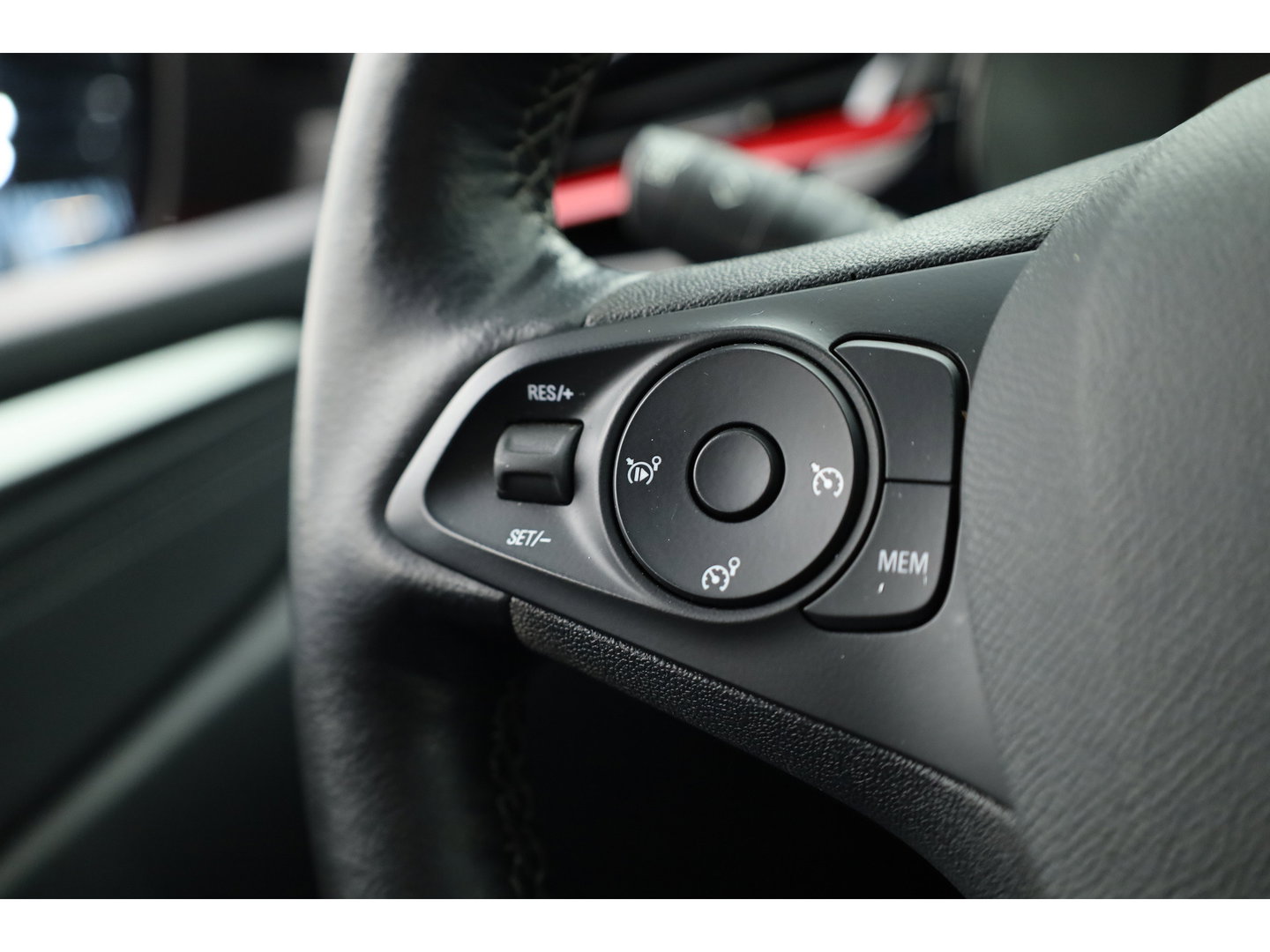 Opel Corsa 1.2 GS Line | Rijklaar! | Dig. Cockpit | Cruise | Camera + PDC | App.Connect | Climate | Dodehoek | DAB | All-Season V