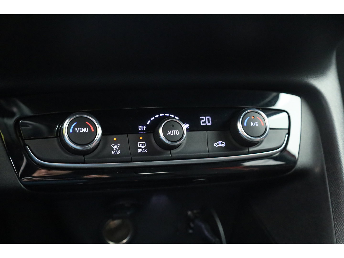 Opel Corsa 1.2 GS Line | Rijklaar! | Dig. Cockpit | Cruise | Camera + PDC | App.Connect | Climate | Dodehoek | DAB | All-Season V