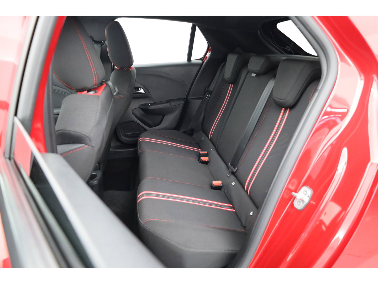 Opel Corsa 1.2 GS Line | Rijklaar! | Dig. Cockpit | Cruise | Camera + PDC | App.Connect | Climate | Dodehoek | DAB | All-Season V