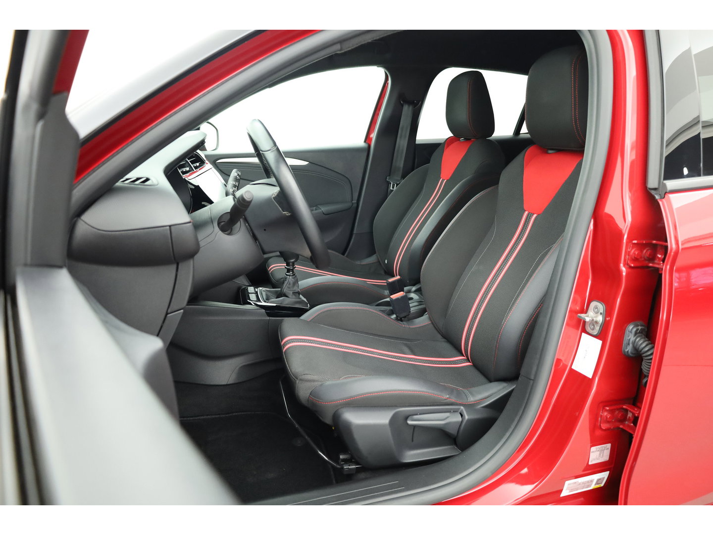 Opel Corsa 1.2 GS Line | Rijklaar! | Dig. Cockpit | Cruise | Camera + PDC | App.Connect | Climate | Dodehoek | DAB | All-Season V