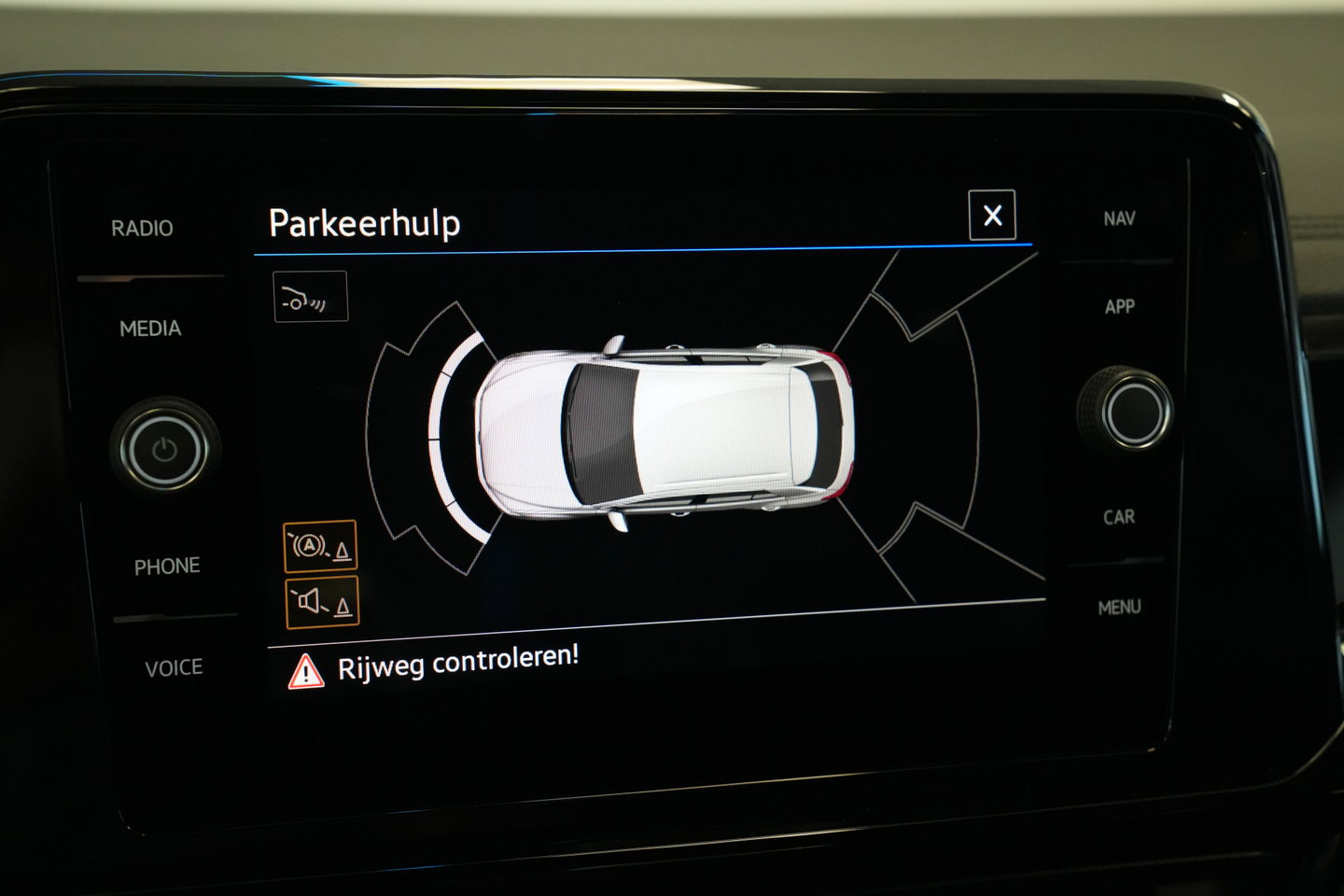 Volkswagen T-Roc 1.5 TSI R-Line 3x Business Panoramadak 19'lmv Adaptive-Cruise IQ-led 24 Maanden garantie* (Vraag naar de voorwaarden)