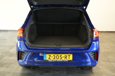 Volkswagen T-Roc 1.5 TSI R-Line 3x Business Panoramadak 19'lmv Adaptive-Cruise IQ-led 24 Maanden garantie* (Vraag naar de voorwaarden)