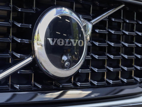 Volvo V60 T8 AWD Ultra Dark Bowers & Wilkins Massagestoelen Stoelventilatie Panodak