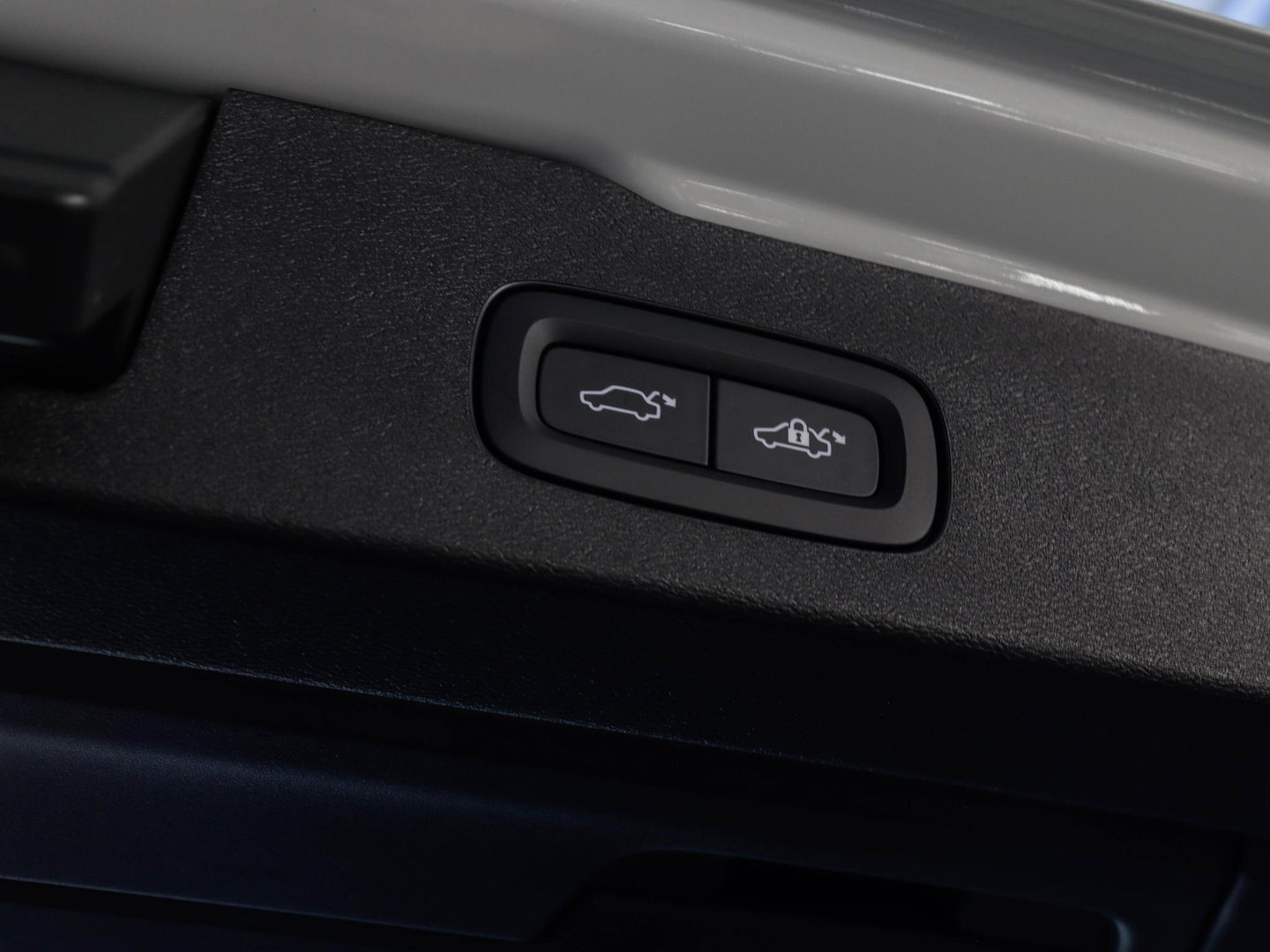 Volvo V60 T8 AWD Ultra Dark Bowers & Wilkins Massagestoelen Stoelventilatie Panodak