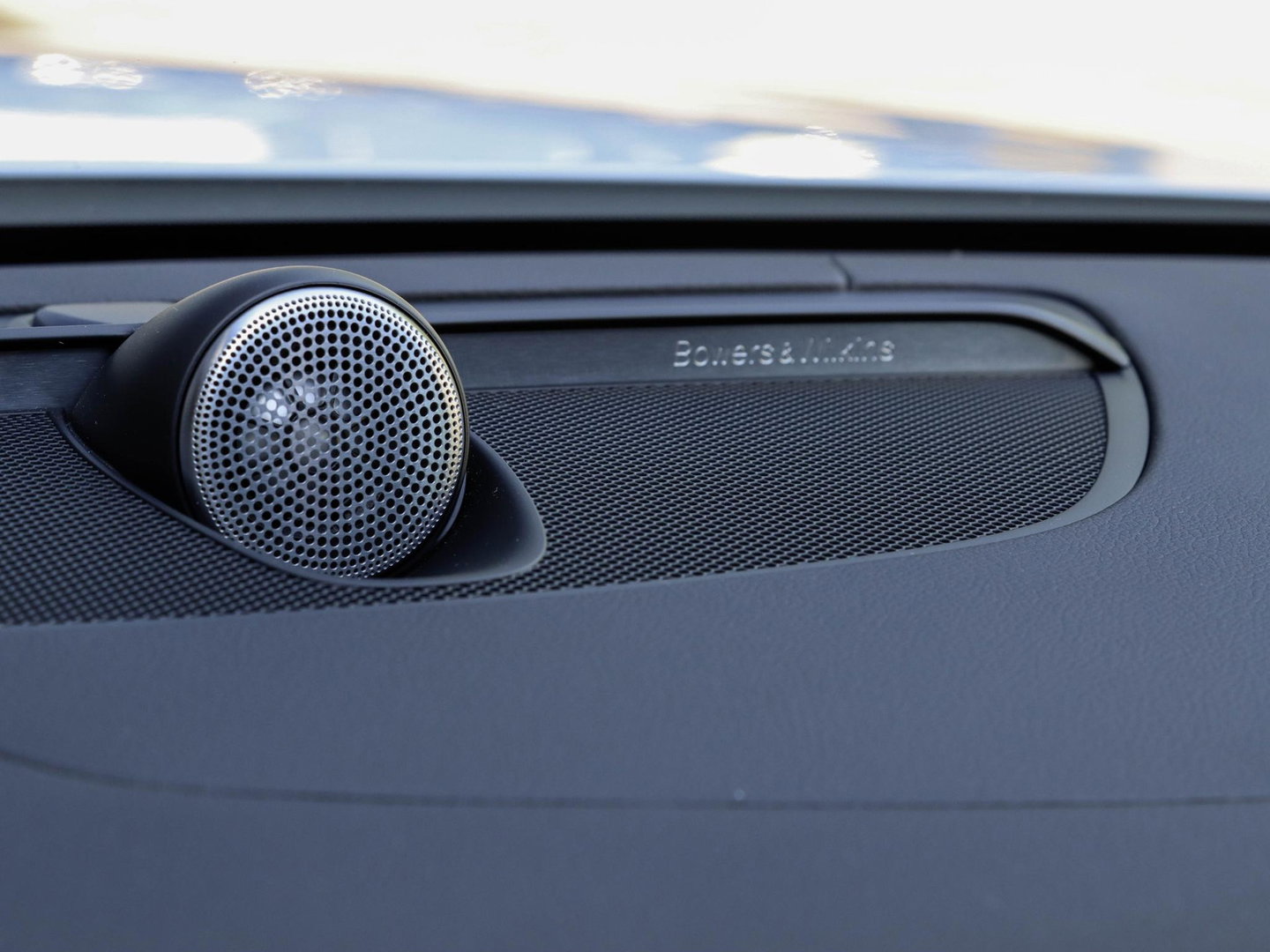 Volvo V60 T8 AWD Ultra Dark Bowers & Wilkins Massagestoelen Stoelventilatie Panodak