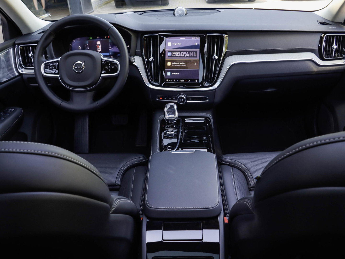 Volvo V60 T8 AWD Ultra Dark Bowers & Wilkins Massagestoelen Stoelventilatie Panodak