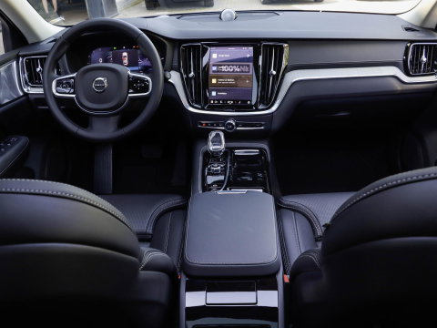 Volvo V60 T8 AWD Ultra Dark Bowers & Wilkins Massagestoelen Stoelventilatie Panodak
