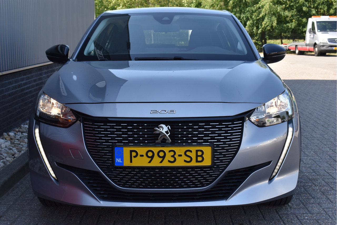 Peugeot e-208