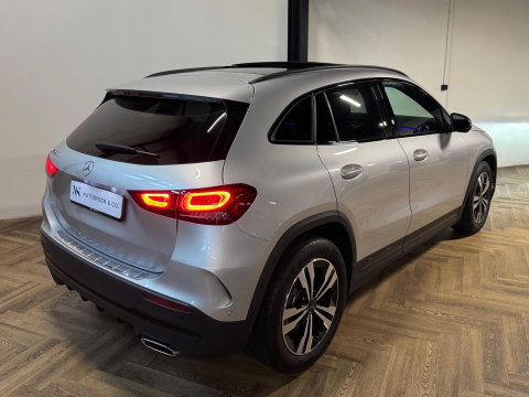 Mercedes-Benz GLA 220 d PANO KEYLESS CAM