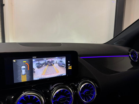 Mercedes-Benz GLA 220 d PANO KEYLESS CAM