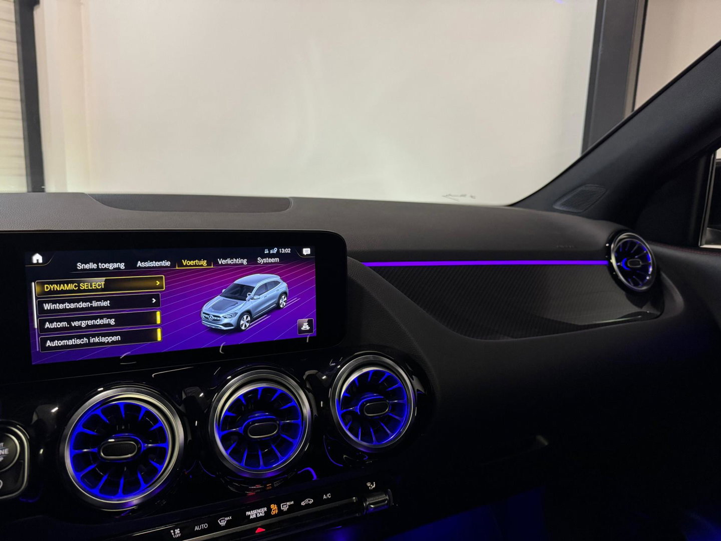 Mercedes-Benz GLA 220 d PANO KEYLESS CAM