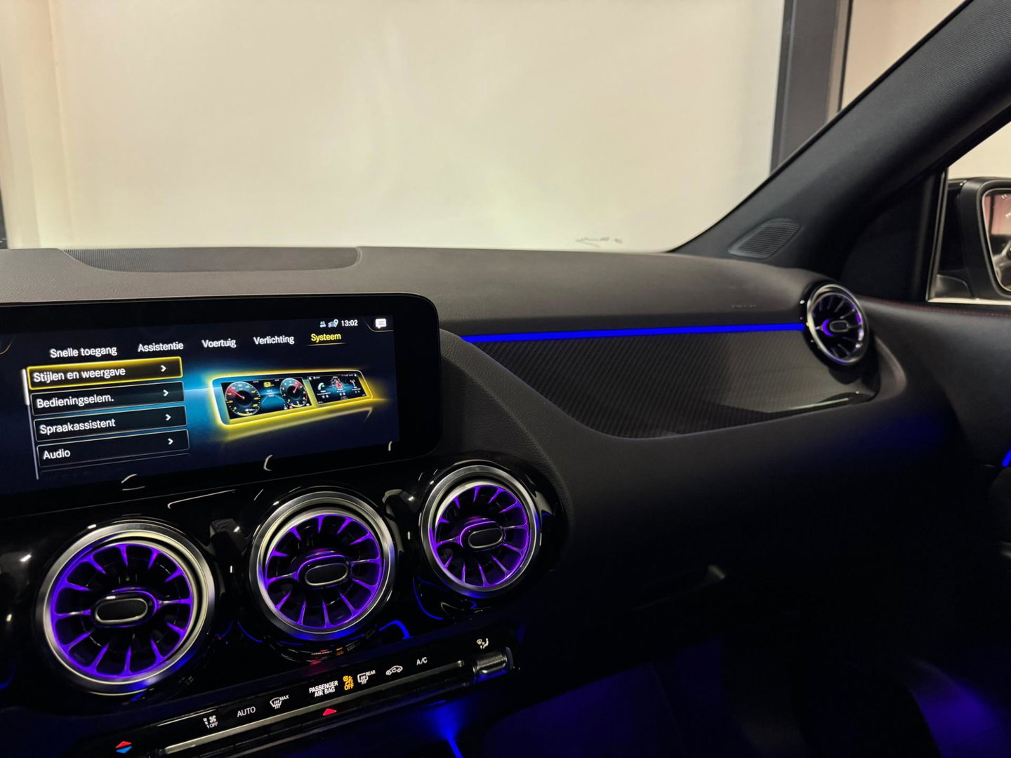 Mercedes-Benz GLA 220 d PANO KEYLESS CAM