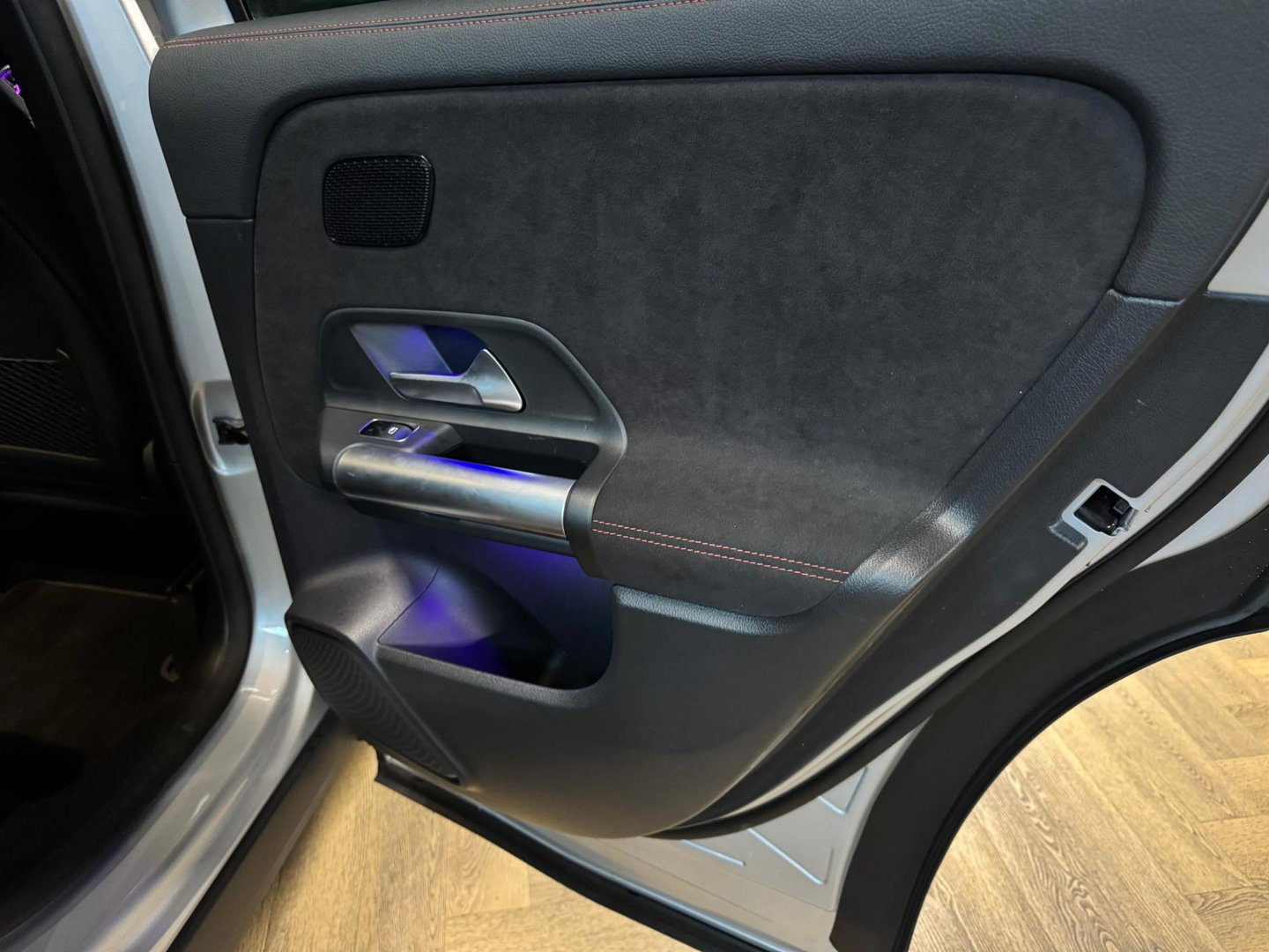 Mercedes-Benz GLA 220 d PANO KEYLESS CAM