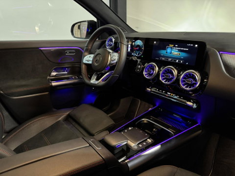 Mercedes-Benz GLA 220 d PANO KEYLESS CAM